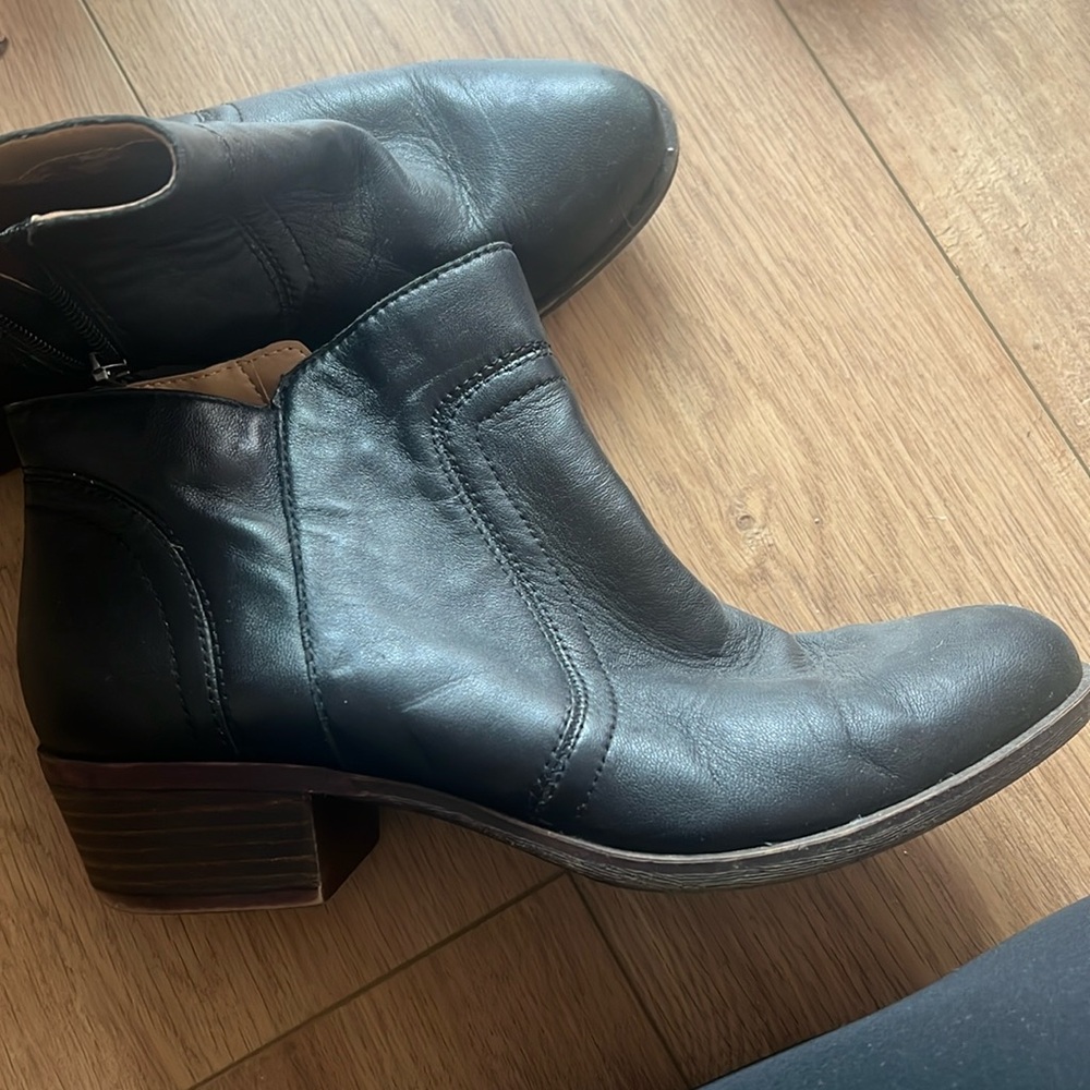 Lucky brand boots worn a few times